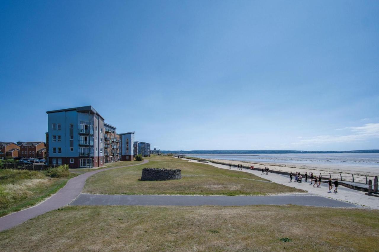 Beach View - 2 Bedroom Apartment - Llanelli Exteriör bild