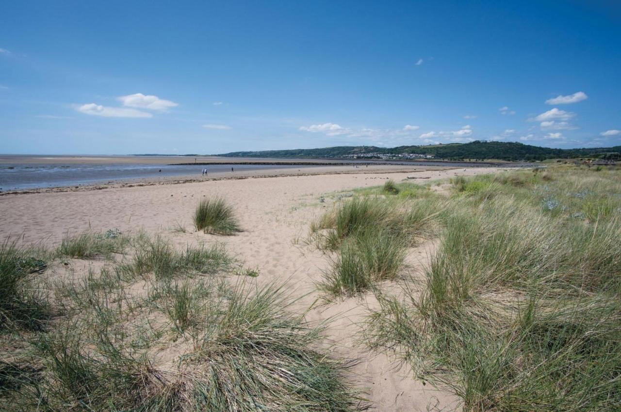 Beach View - 2 Bedroom Apartment - Llanelli Exteriör bild