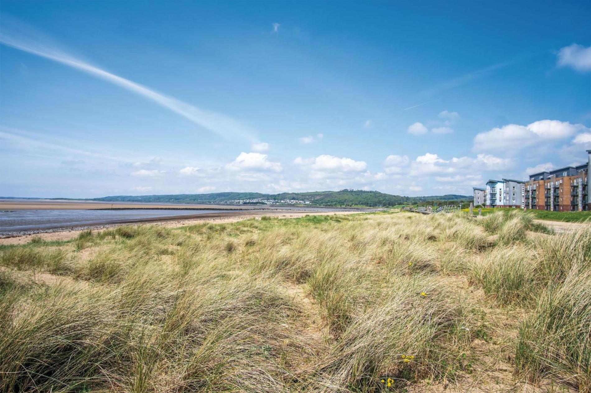 Beach View - 2 Bedroom Apartment - Llanelli Exteriör bild