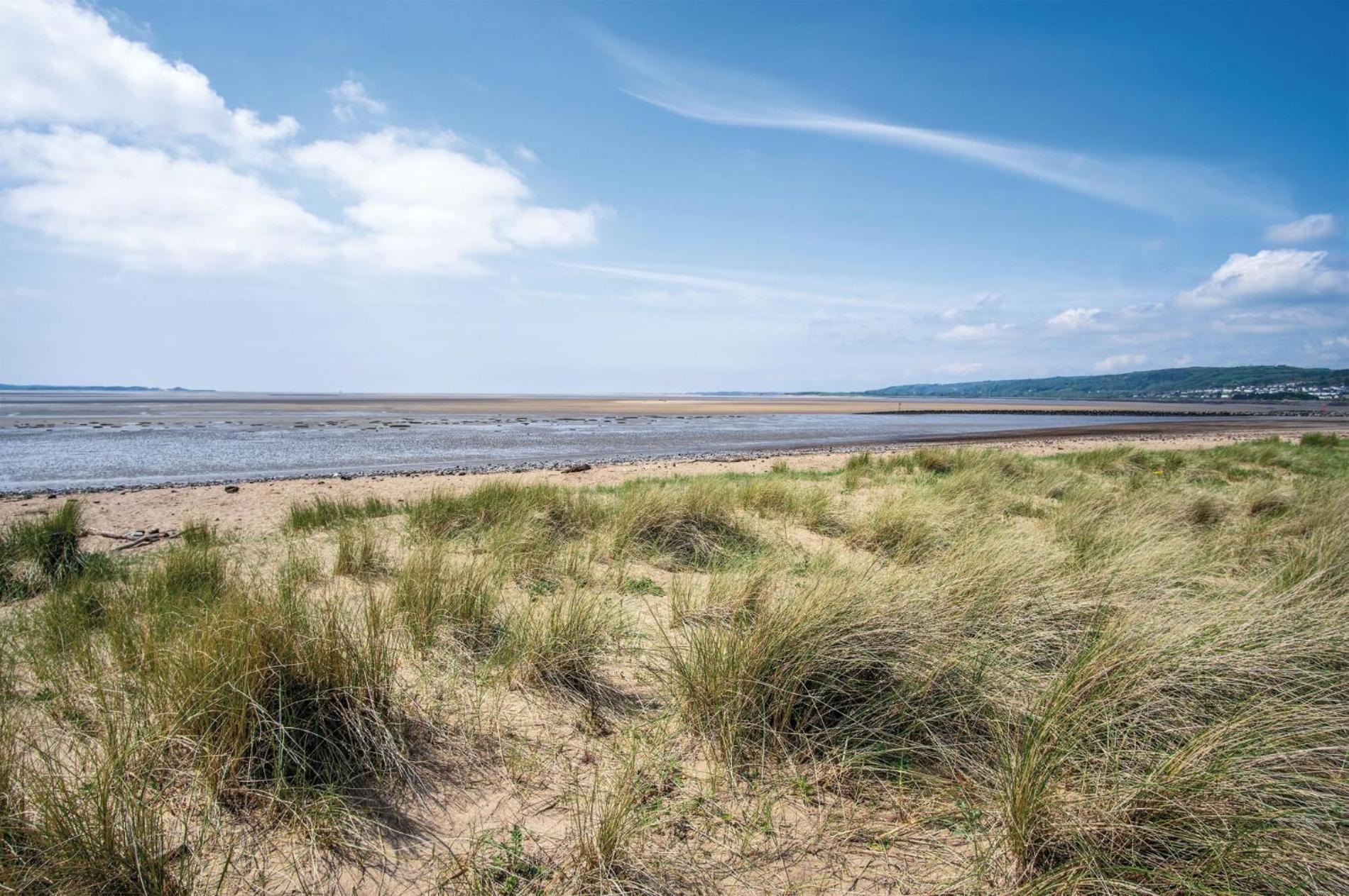 Beach View - 2 Bedroom Apartment - Llanelli Exteriör bild